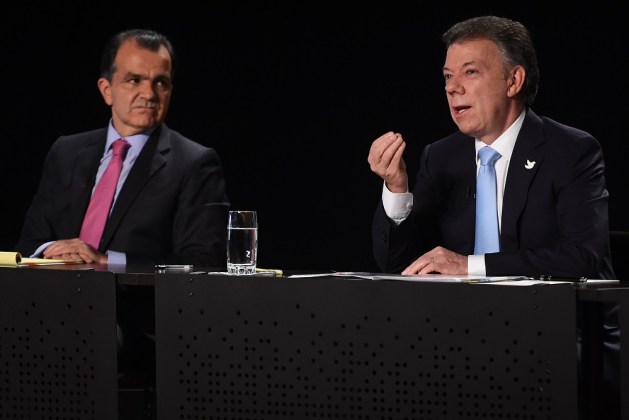 COLOMBIA-ELECTION-DEBATE-SANTOS-ZULUAGA