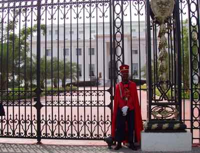 Muere un joven tras inmolarse frente al Palacio Presidencial de Senegal