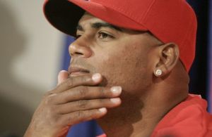 El exgrandeliga Kelvim Escobar desató su furia contra un programa de chismes de la televisión venezolana (FOTOS)