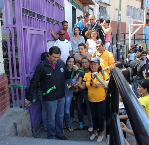 Ocariz entrega caminería en el Barrio San Miguel de Petare
