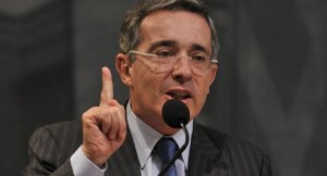 Uribe acepta que intentó negociar la paz con las Farc