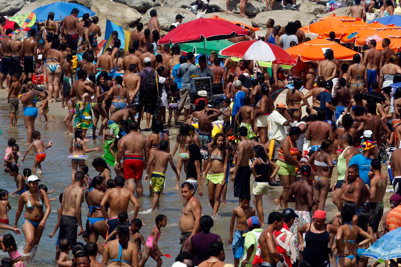 Así estaba La Guaira este domingo (Foto + no hay playa pa´ tanta gente)