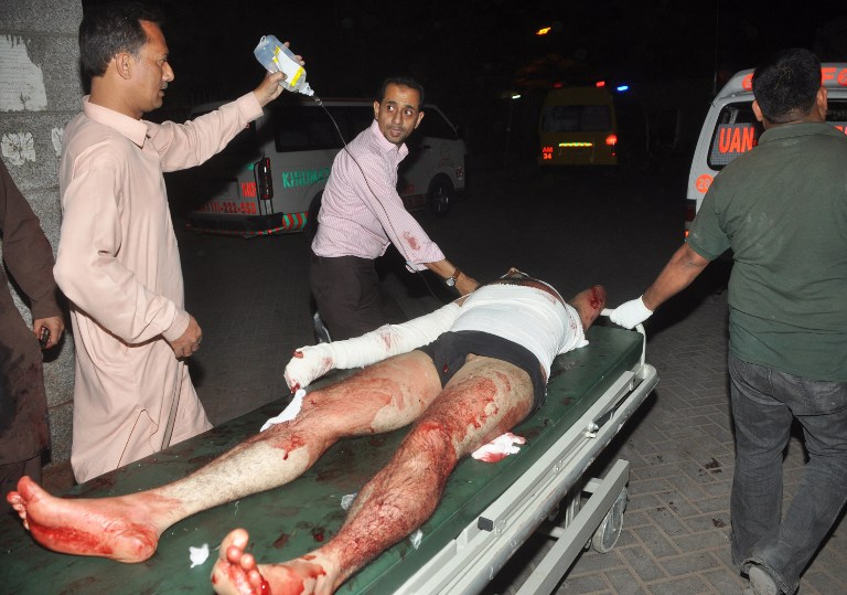 Atentado con bomba causó 45 muertos y más de 100 heridos en Pakistán