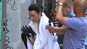 Demi Lovato se cubre de lodo para su nuevo video (FOTOS)