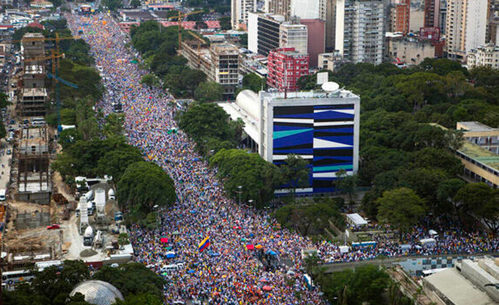 Venezolanos caminaron por la “Caracas Heroica” con Capriles (Fotos)