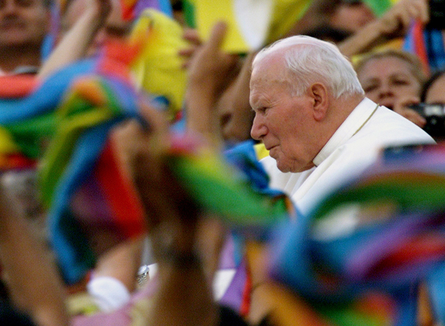 El papa Francisco alaba a Juan Pablo II por ser el impulsor de las JMJ