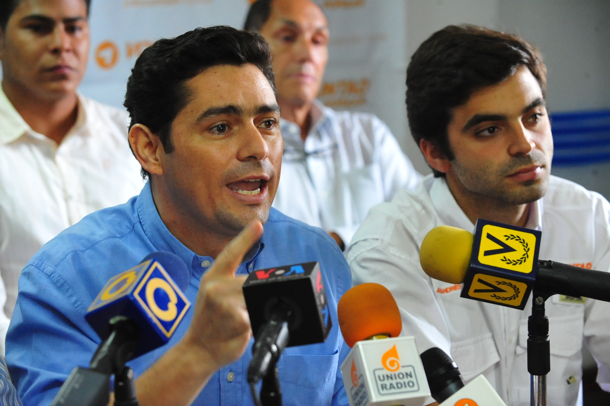 Voluntad Popular llama fascista al ministro Molina por amenazas a empleados públicos