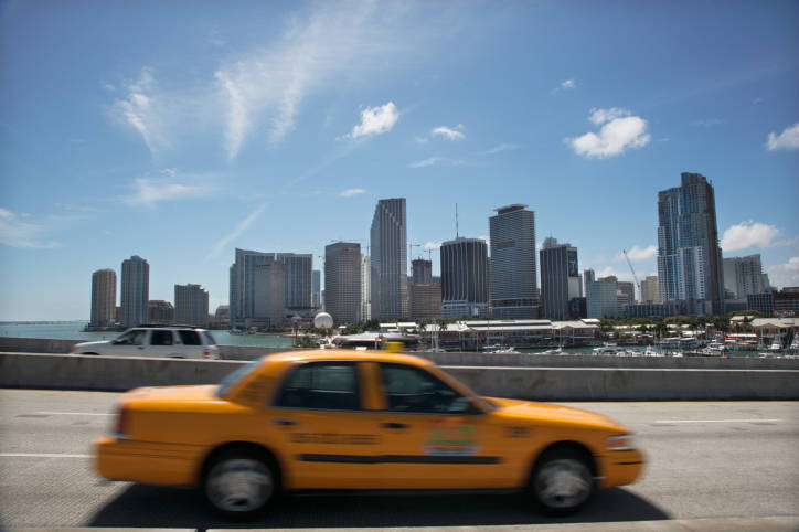 Triunfa en Miami Beach un servicio de taxis gratuitos a cambio de publicidad