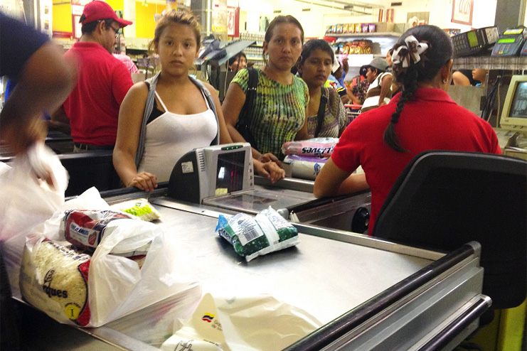 Supermercados aceptaron que la milicia sustituya a cajeros ausentes