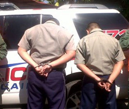 Más de 30 policías detenidos por presuntos nexos con crimen