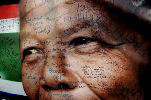 Mandela se encuentra mucho mejor, según uno de sus nietos