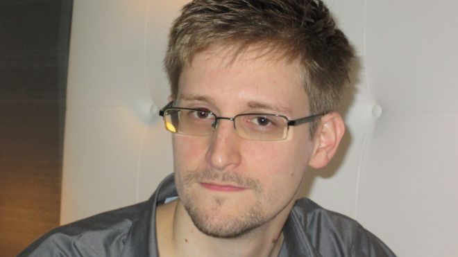Snowden puede viajar y trabajar en Rusia, excepto en puestos oficiales
