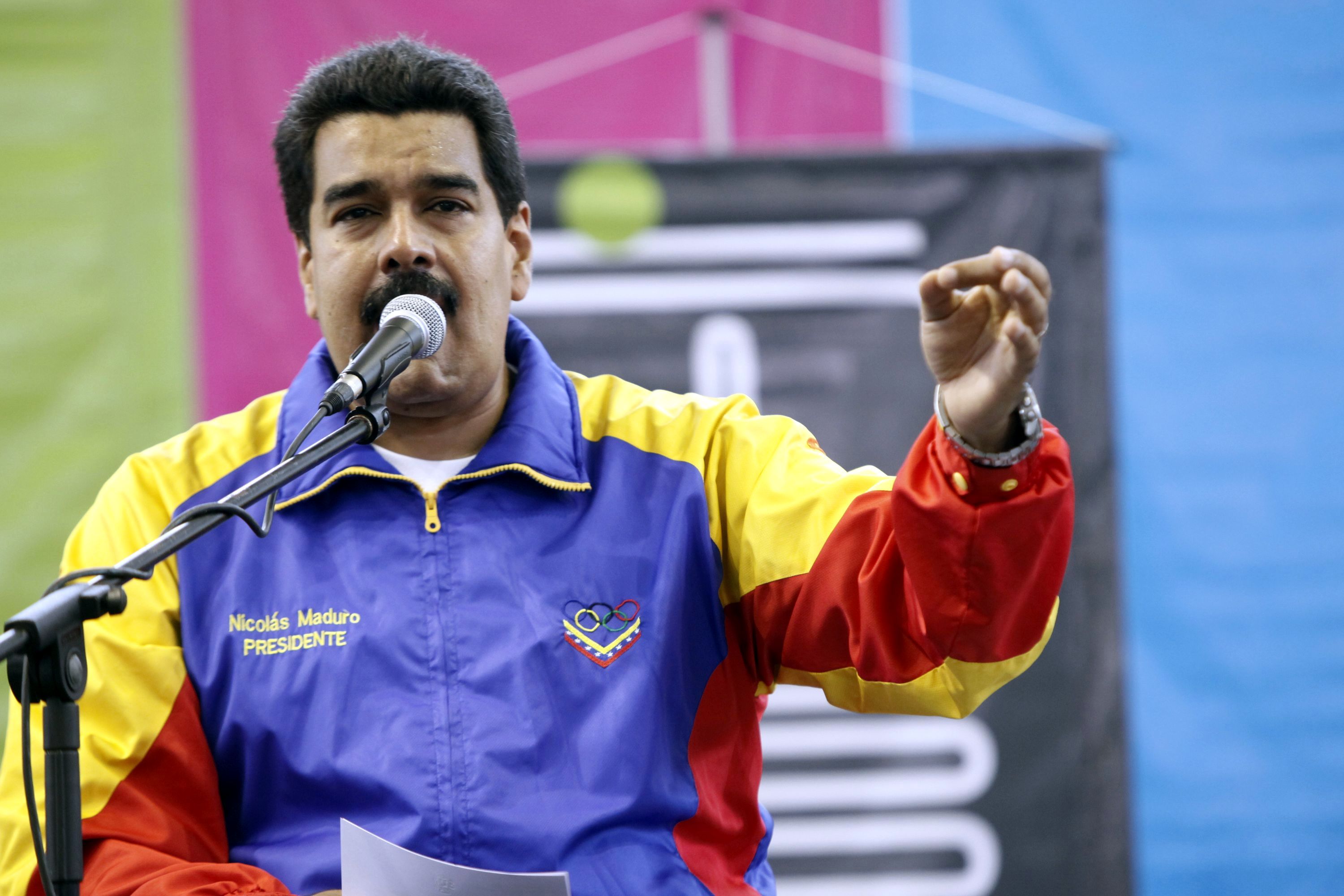 Maduro felicitó via twitter a los niños en su día
