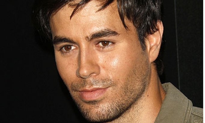 ¿Pagan diez mil euros por autógrafo de Enrique Iglesias?