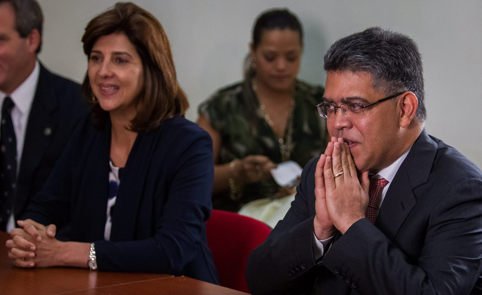 Venezuela y Colombia intercambiarán datos para identificar a los “raspa cupos”