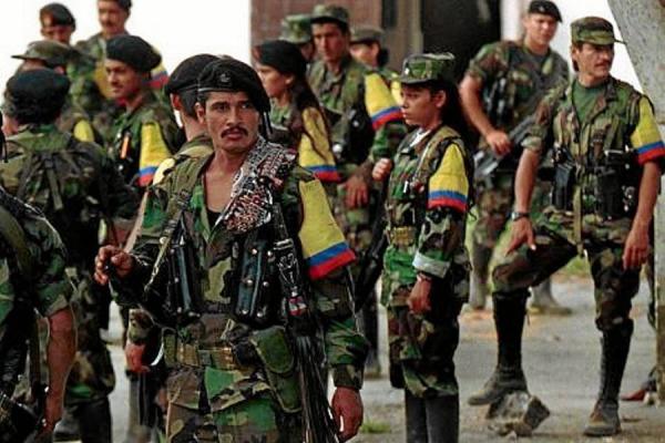 Mueren dos líderes de las Farc en bombardeo en Colombia