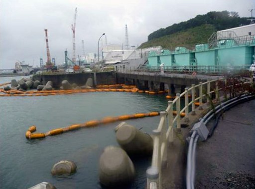 Detectan en el fondo de un tanque de Fukushima la causa de su fuga radiactiva