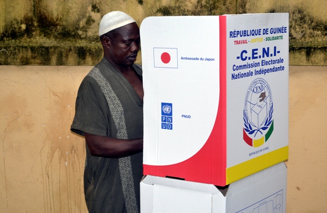 Los guineanos acuden a las urnas para intentar poner fin a una transición caótica