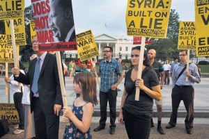 Protestan frente a la Casa Blanca contra acción en Siria
