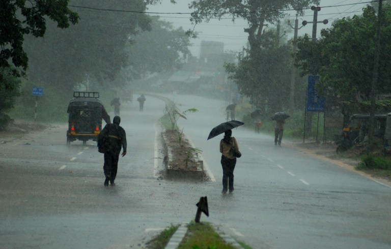 El ciclón Phailin llega a la costa de la India