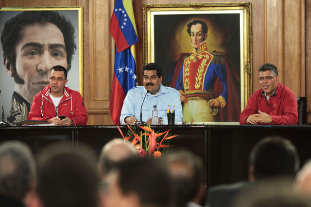 Maduro pide cárcel por un titular de prensa (Video)