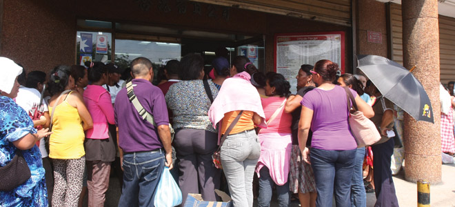 Destrozan productos en supermercado de Zulia