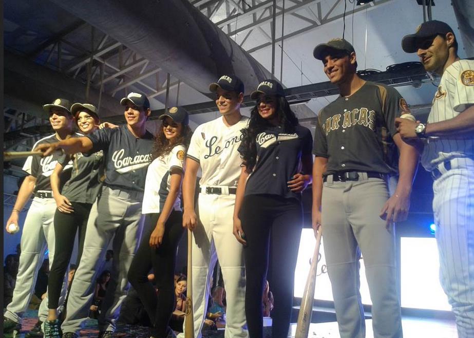 Leones presentó su nueva colección de uniformes y accesorios (Fotos)