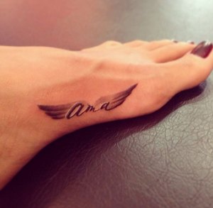 Yuvanna Montalvo se tatúa en honor a su amigo Alejando Mogollón (Foto)