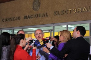 Ledezma solicita al CNE cese el abuso del Gobierno ante el uso de medios del Estado