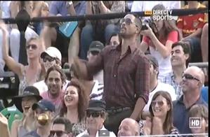 Will Smith le enseña pasos de baile a Djokovic en pleno juego (Video)