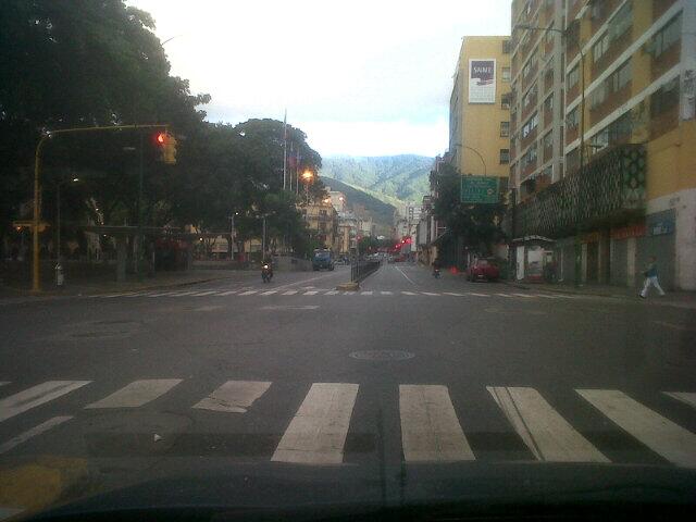 Así se encuenta la avenida Baralt este jueves (Foto)