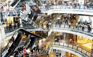 Suspensión de cierre de centros comerciales obedece a petición del Gobierno