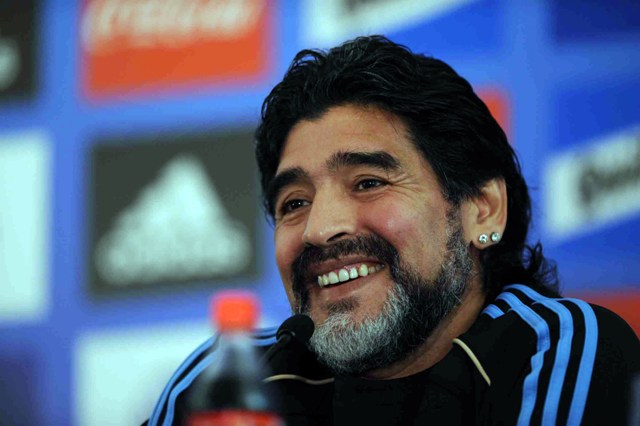 Maradona: La multinacional Fifa se está comiendo la pelota