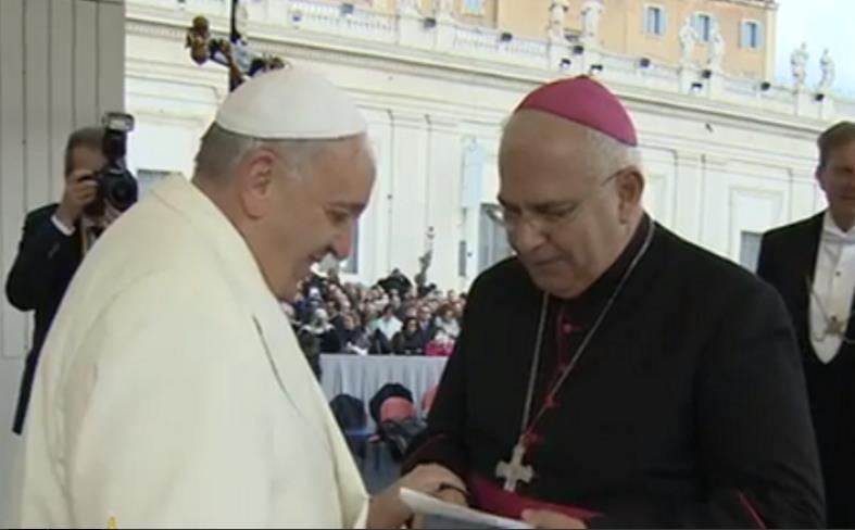 Obispo Mario Moronta saludó al papa Francisco