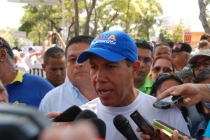 Henri Falcón marchó en apoyo a trabajadores del Diario El Impulso (Fotos)