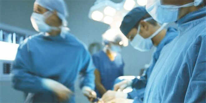 Dos médicos y una anestesióloga acusados por muerte de niña en una clínica en Caracas
