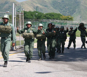 Envían batallón de paracaidistas a San Cristóbal