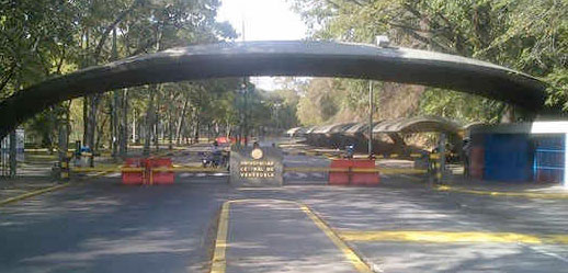 La UCV amaneció cerrada, solo permiten el acceso al Hospital