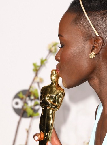 Kenia celebra Óscar a la actriz Lupita Nyong’o, “orgullo de África”