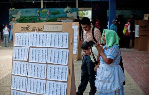 Tres personas resultaron quemadas tras explosión en centro de votación en El Salvador