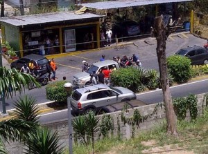 Reportan presencia de “colectivos de paz” en Caricuao para impedir manifestación (Fotos)