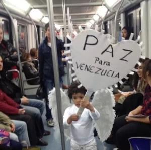 La “paz para Venezuela” viaja en el Metro (Foto)