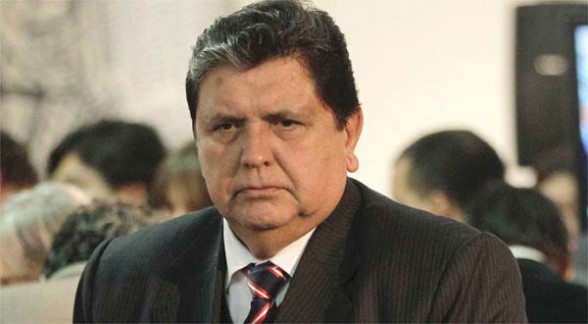 Hallan bala con “amenaza de muerte” en mitin de expresidente peruano