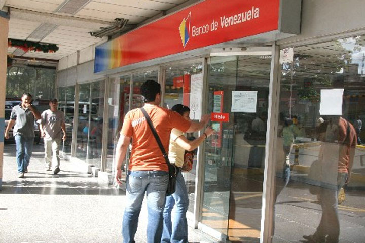 Bancos públicos tendrán horario especial en Carnaval