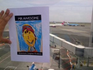 Dibujo “Mr. Awesome” de niño que murió electrocutado se vuelve viral internet