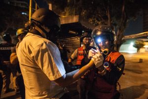 RSF exige investigar a funcionarios incursos en ataques a periodistas durante protestas