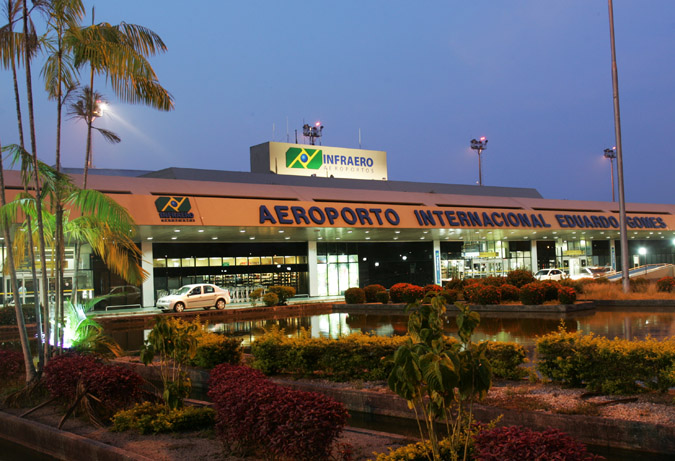 Avión aterriza de emergencia en Brasil