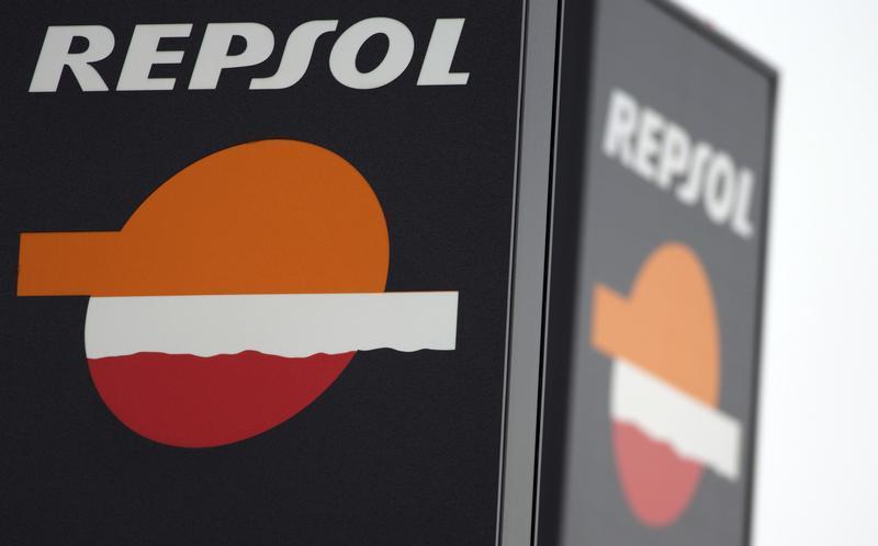 Grupo petrolero mexicano Pemex pone en venta 7,86% del capital del español Repsol