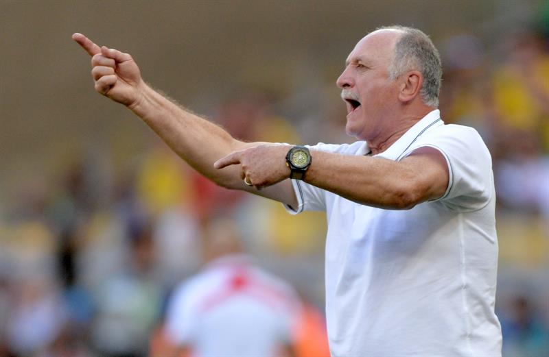 Consideran que Scolari le mete “mucha presión” a su equipo