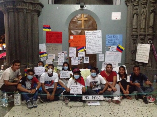 Cuatro jóvenes continúan huelga de hambre en La Chiquinquirá